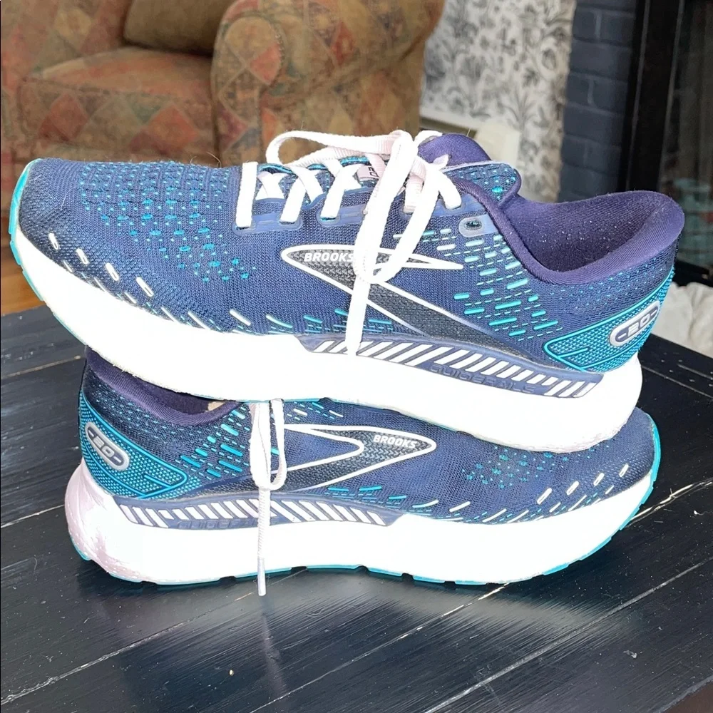 Brooks Glycerin 20 Neutral Running Shoes.  9.5B. Men's 8/Women's 9.5 B Width